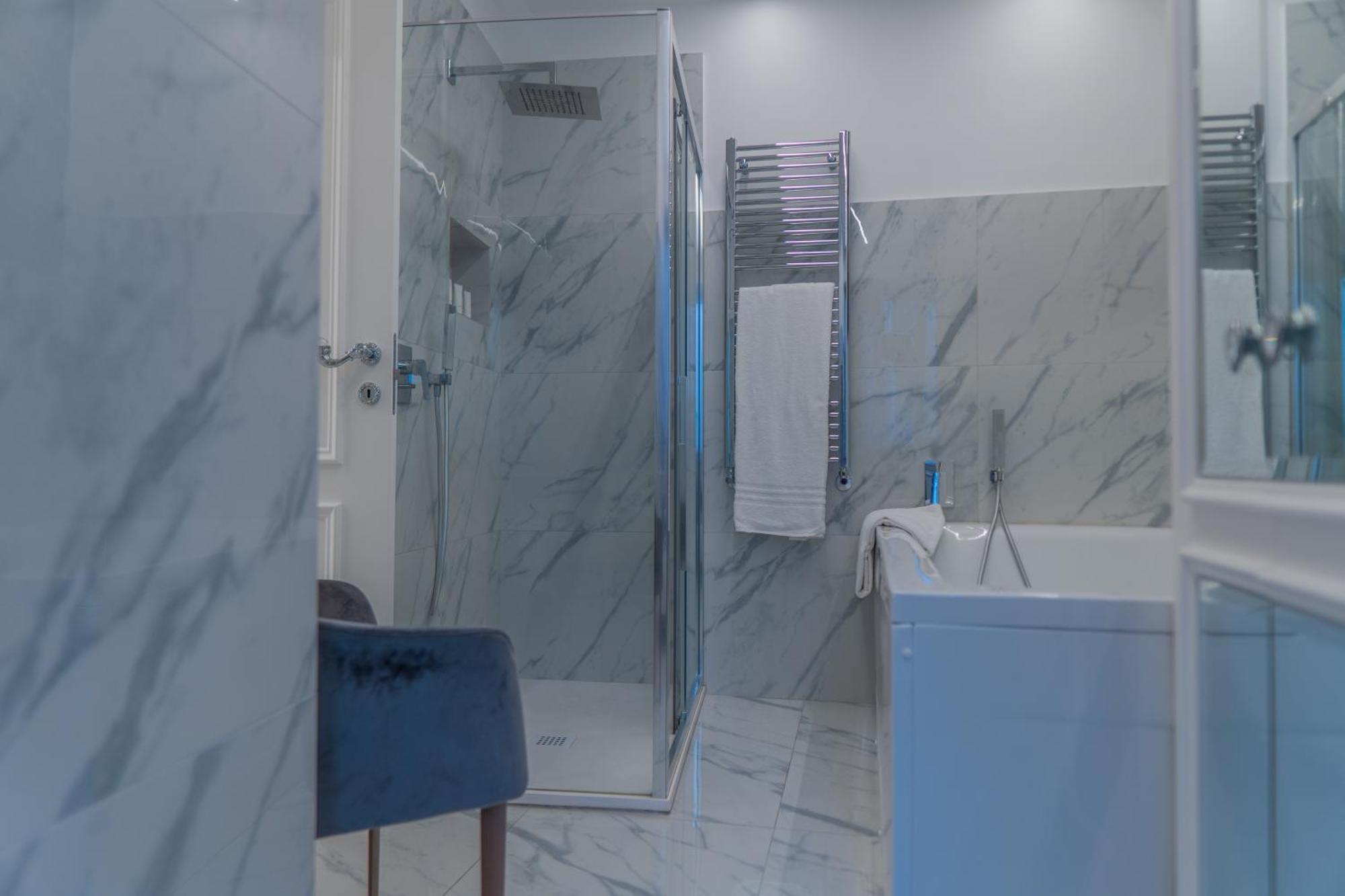 Apartment D'elite Chiaia Neapel